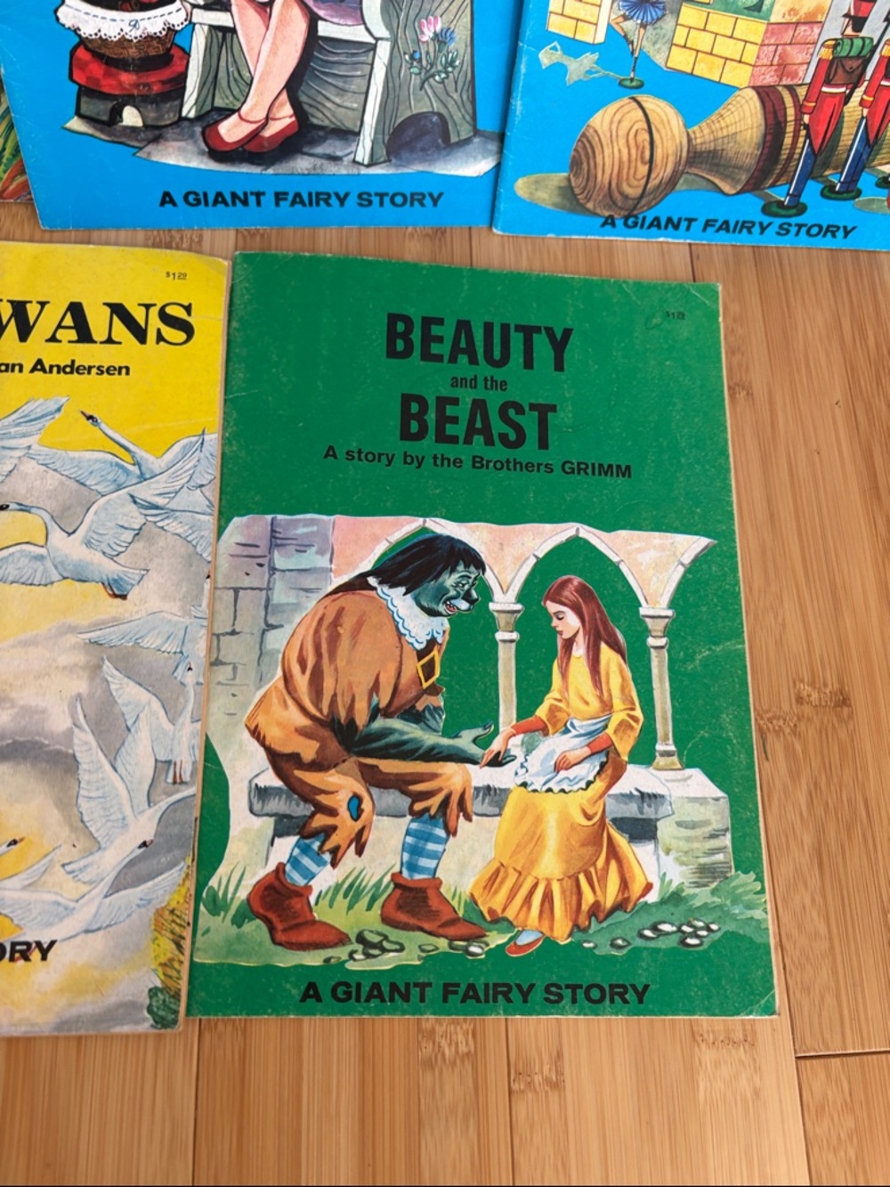 Classic Fairy Tale Storybook Set - Blue & Green Covers - Picture 10 of 16